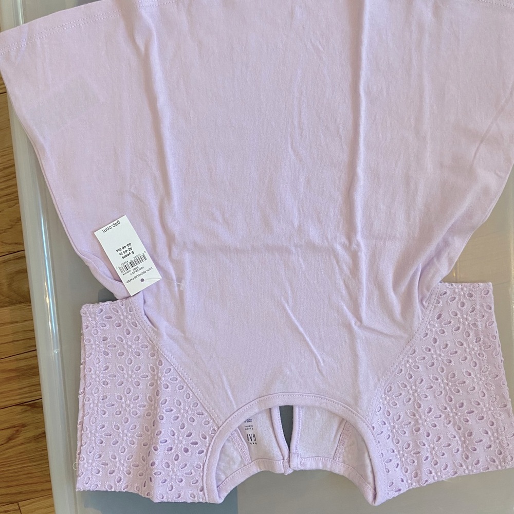 GAP NWT Short sleeve Top